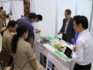 CivilDefenseVolunteerDayに蓄光製品を出展
